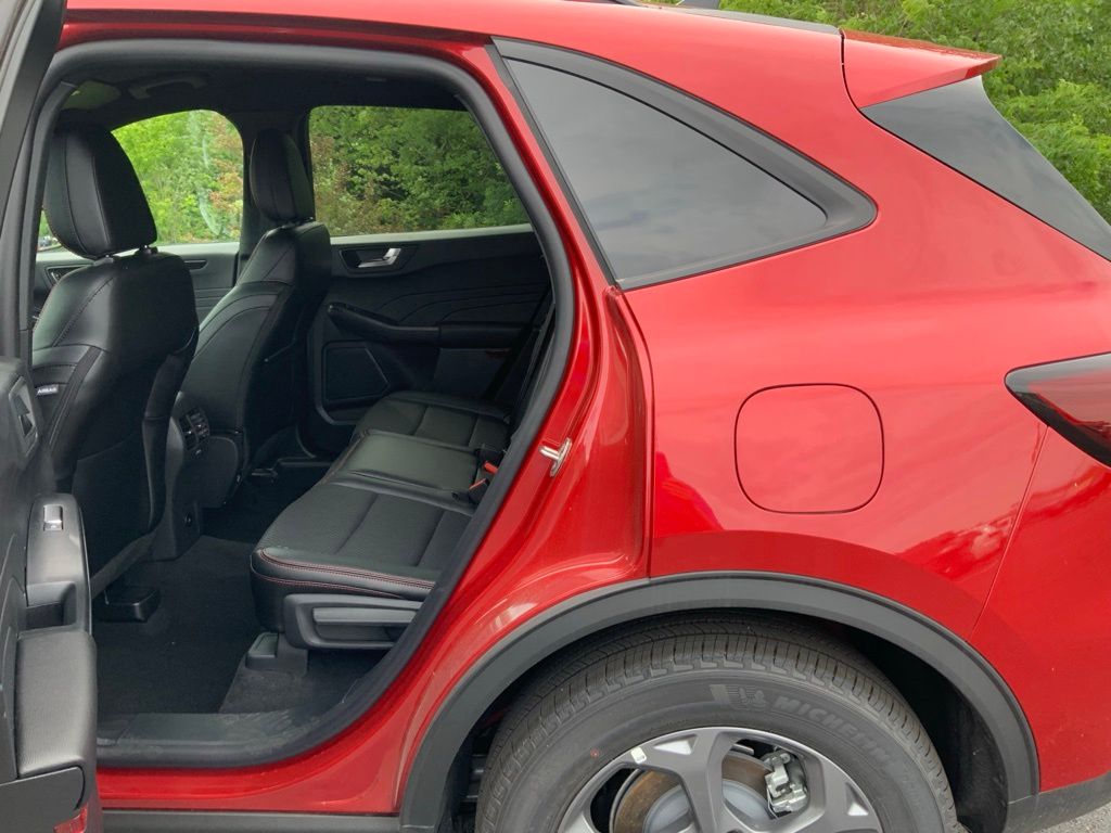 2026 Ford Escape ST-Line - Photo 25