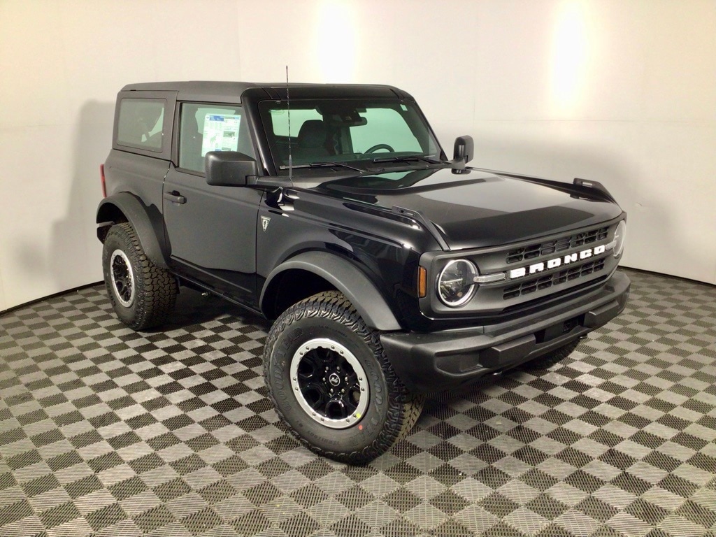 New 2025 Ford Bronco Base SUV