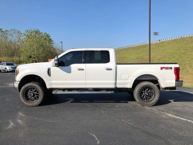 2018 Ford F-250 Lariat photo 2
