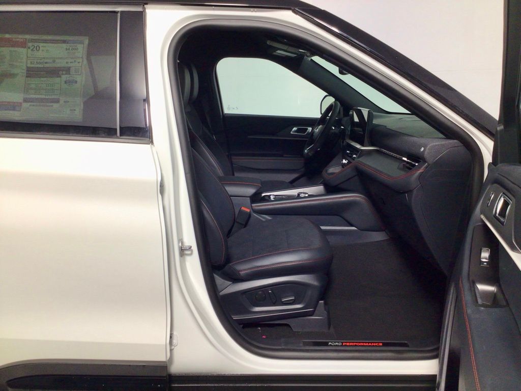 2026 Ford Explorer ST - Photo 37