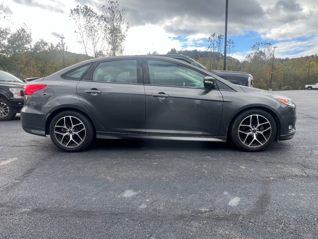 Used 2016 Ford Focus SE Sedan