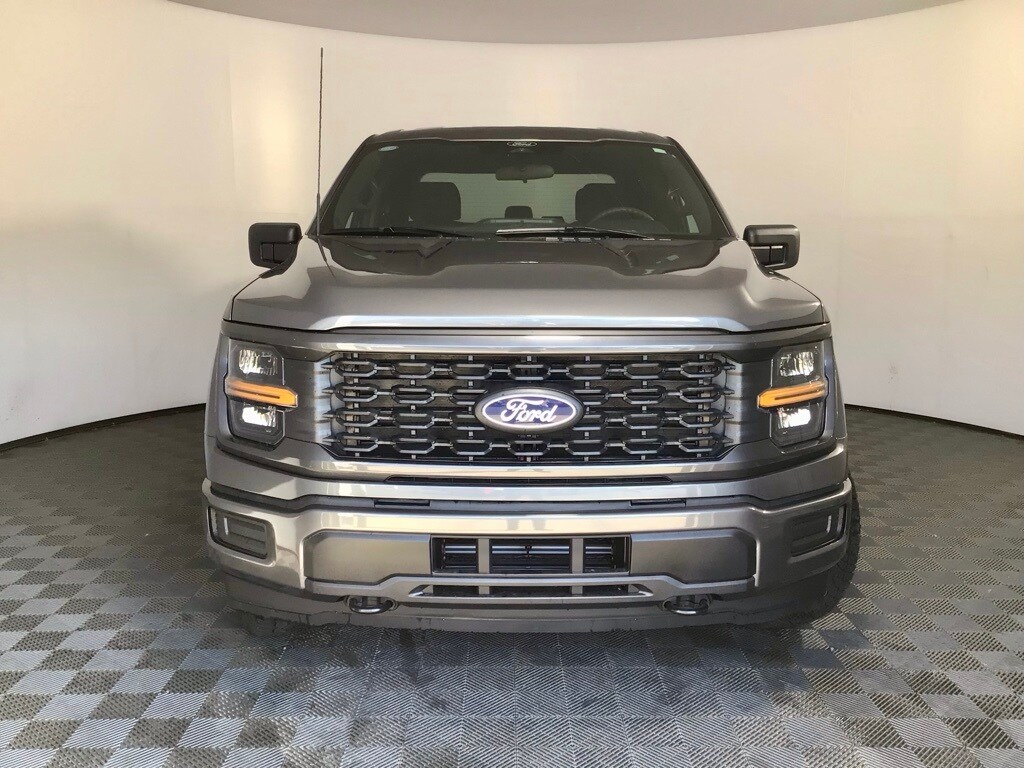 2025 Ford F-150 STX photo 4
