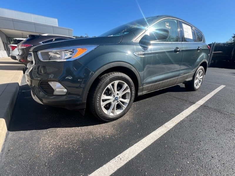 2019 Ford Escape SE photo 2