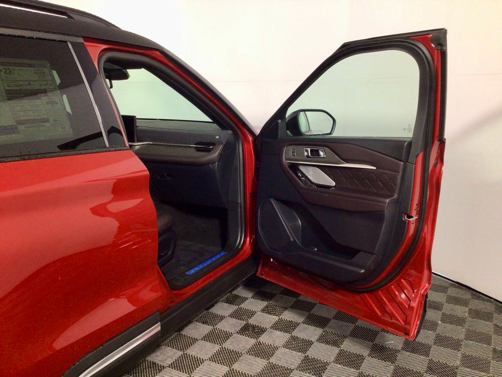 2026 Ford Explorer Platinum - Photo 36