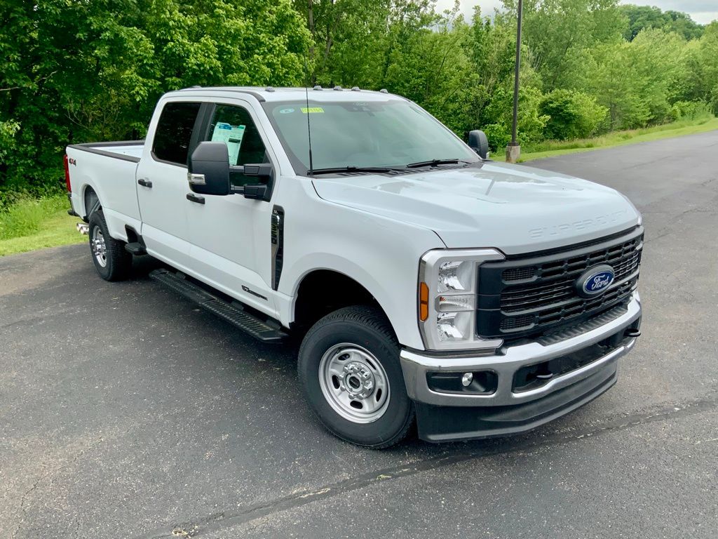 2026 Ford F-350 Super Duty XL - Photo 2