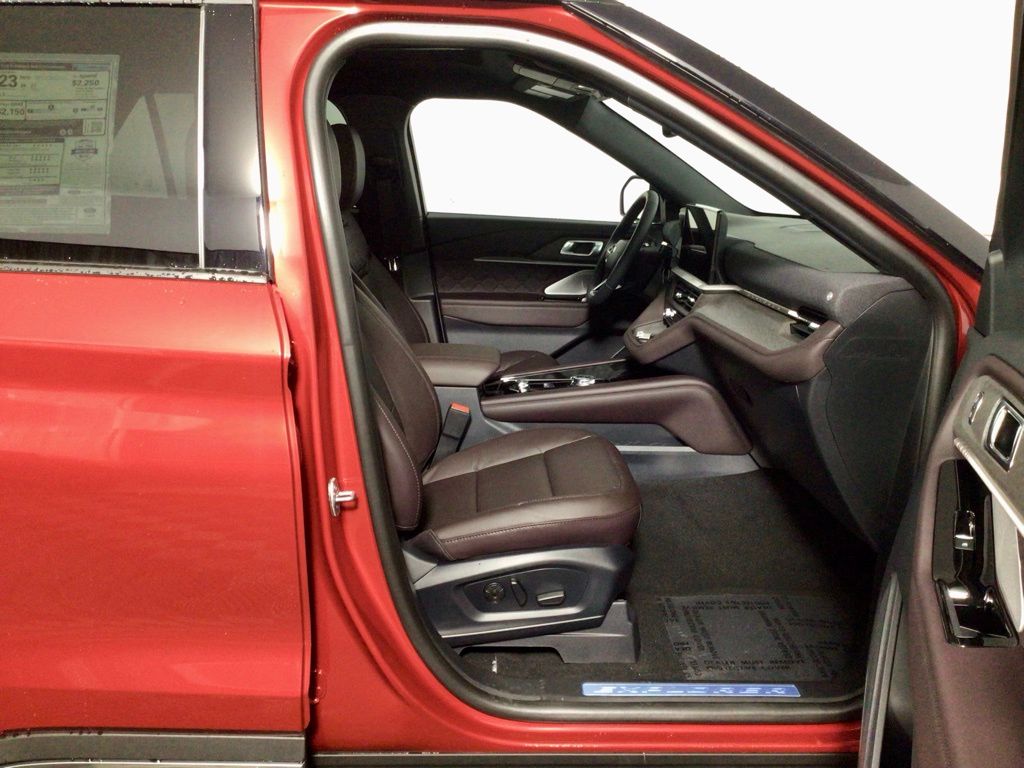2026 Ford Explorer Platinum - Photo 37