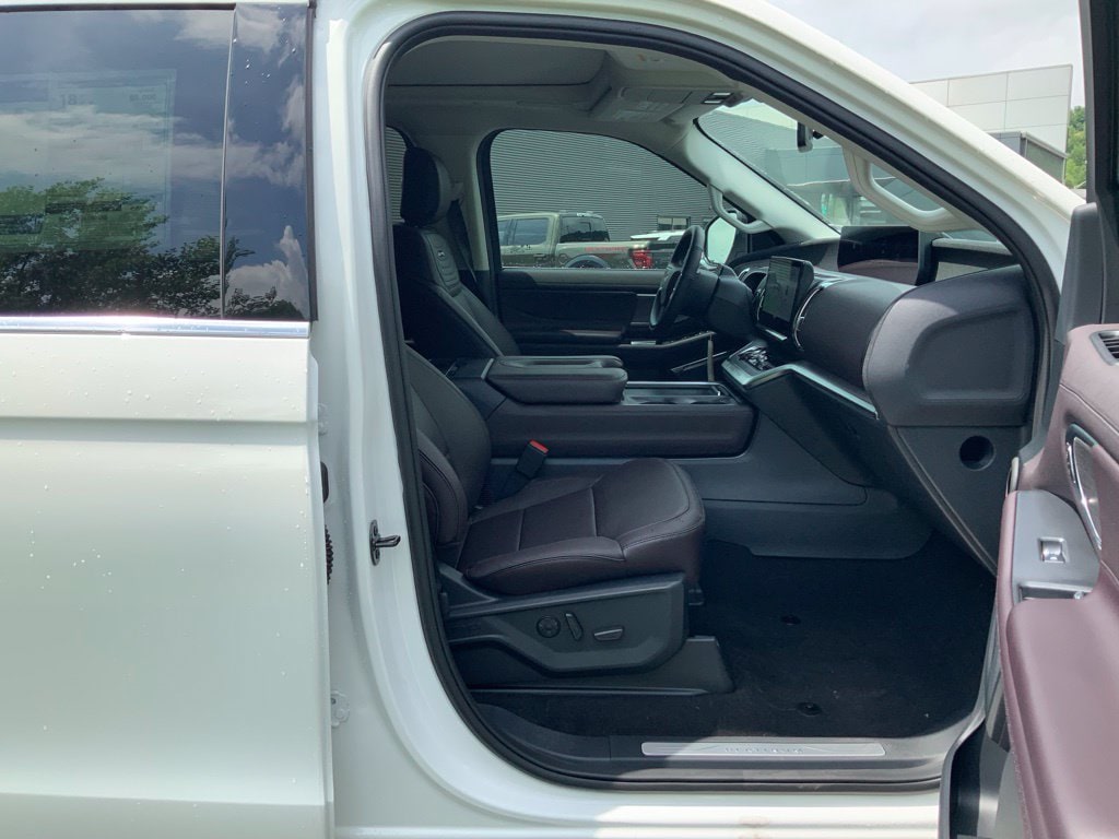 2025 Ford Expedition Platinum - Photo 26