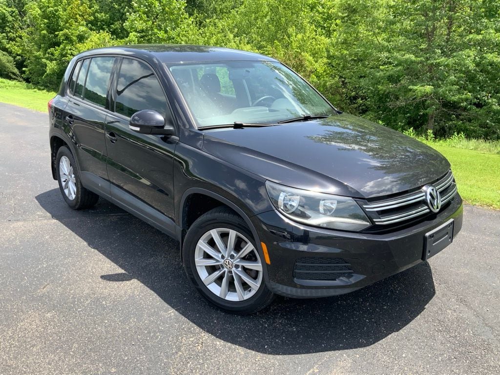 Used 2017 Volkswagen Tiguan Limited Base with VIN WVGAV7AX8HK050943 for sale in Athens, OH