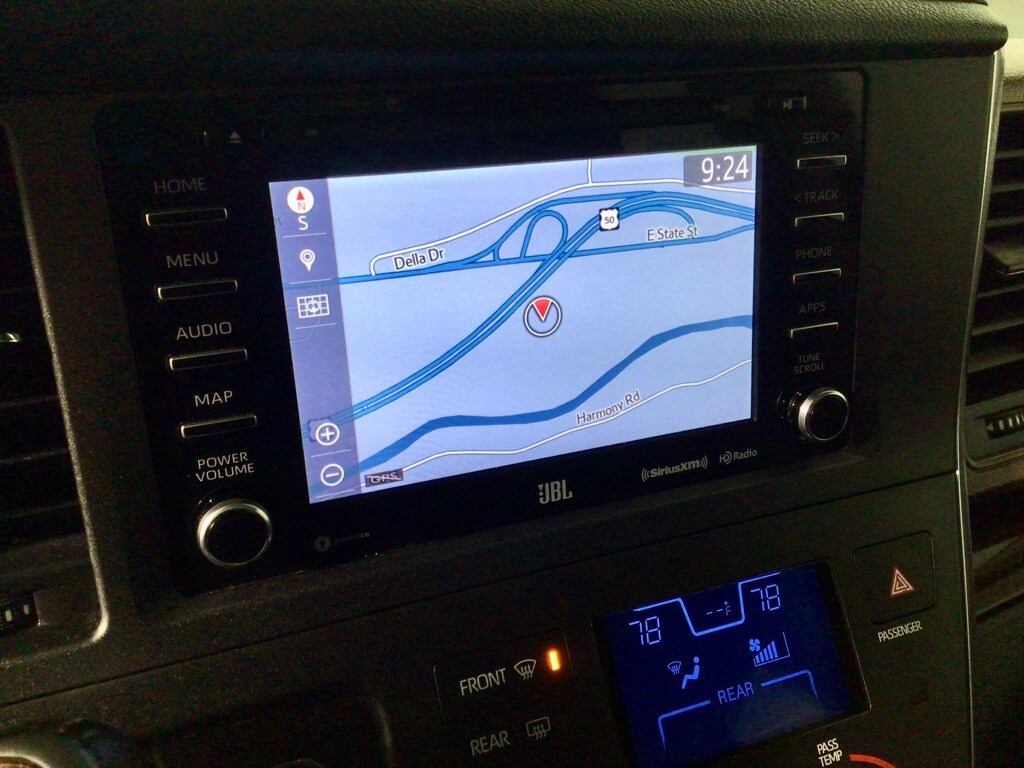 Used 2018 Toyota Sienna XLE Minivan/Van