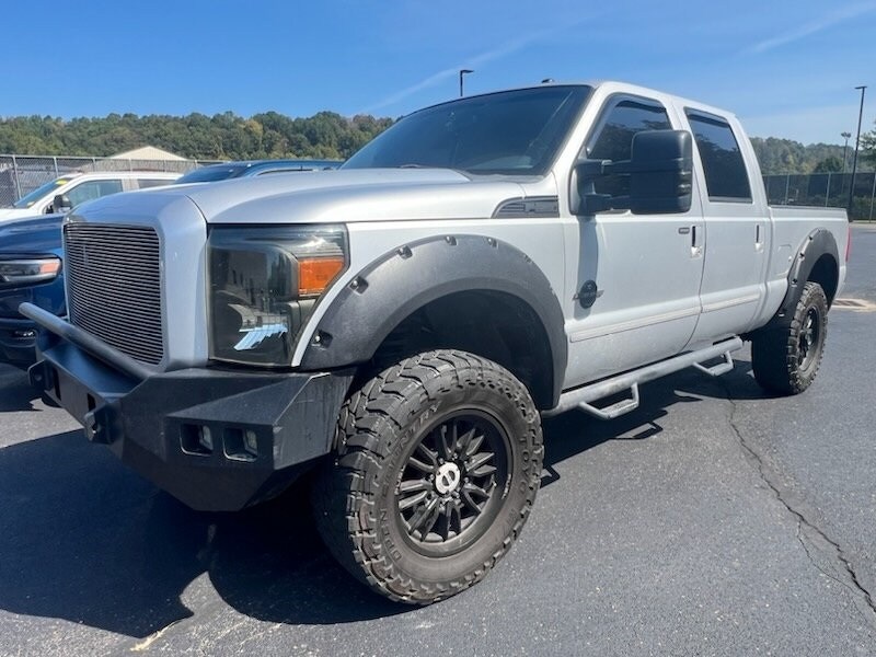 2012 Ford F-350 Lariat photo 2