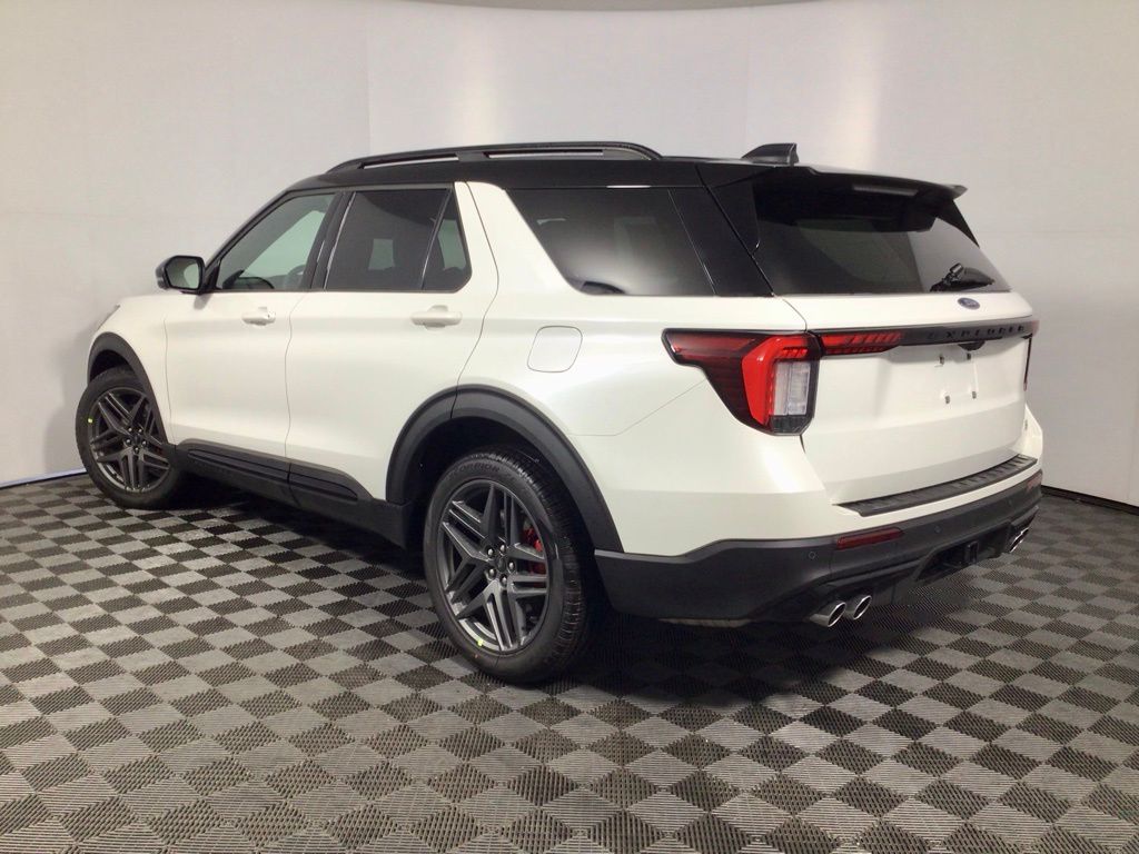 2026 Ford Explorer ST - Photo 12
