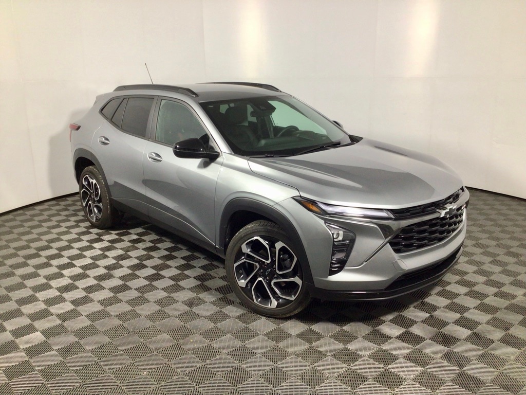 Used 2025 Chevrolet Trax 2RS SUV