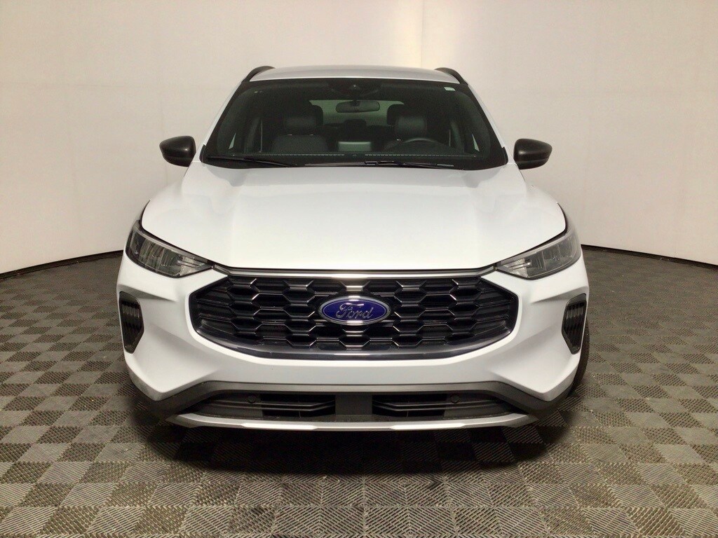 2026 Ford Escape ST-Line photo 4