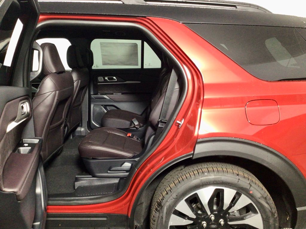 2026 Ford Explorer Platinum - Photo 32