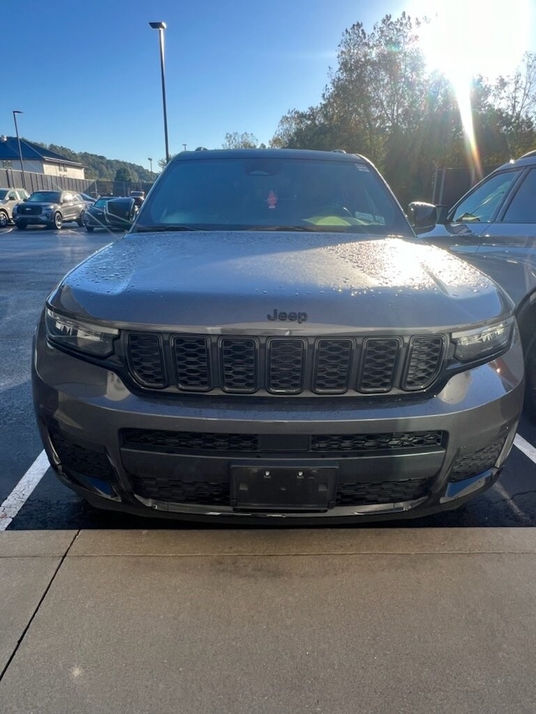 2021 Jeep Grand Cherokee Altitude photo 2