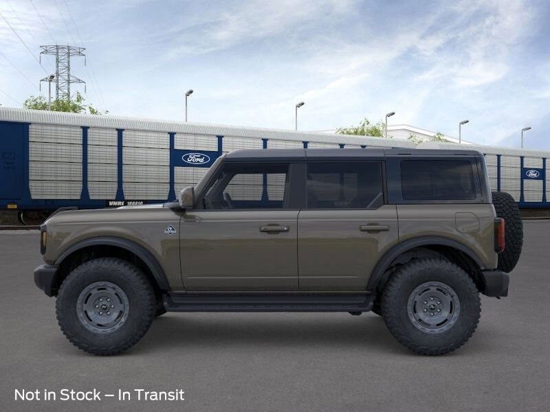 2025 Ford Bronco Outer Banks photo 3