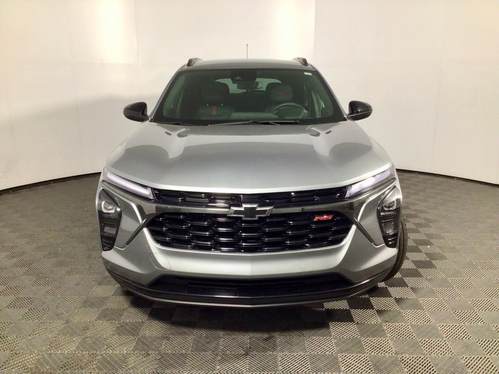 Used 2025 Chevrolet Trax 2RS SUV