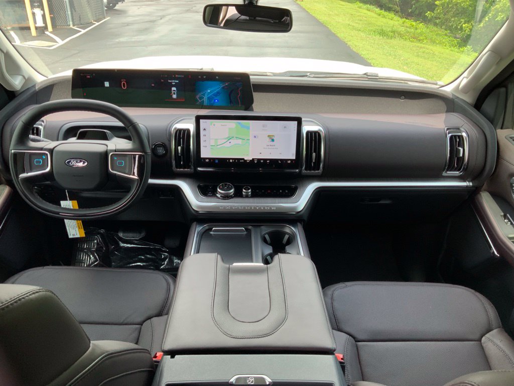 2025 Ford Expedition Platinum - Photo 16