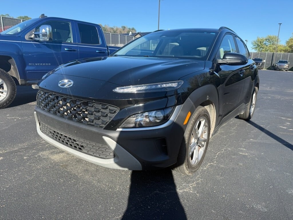 2022 Hyundai Kona SEL photo 3