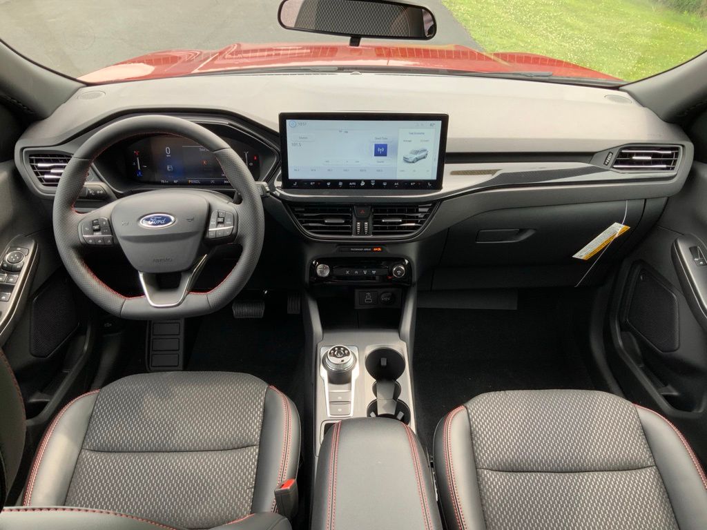 2026 Ford Escape ST-Line - Photo 17
