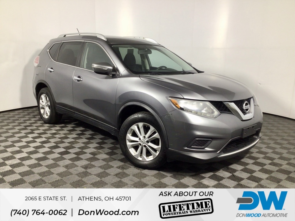 2015 Nissan Rogue SV's photo