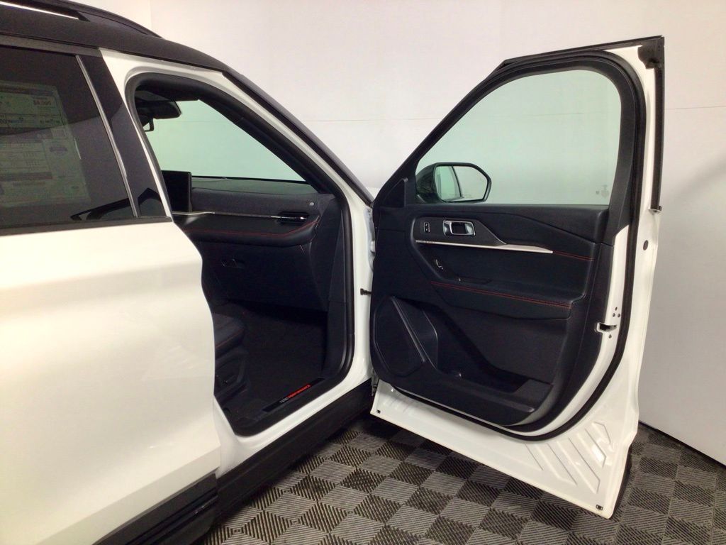 2026 Ford Explorer ST - Photo 36