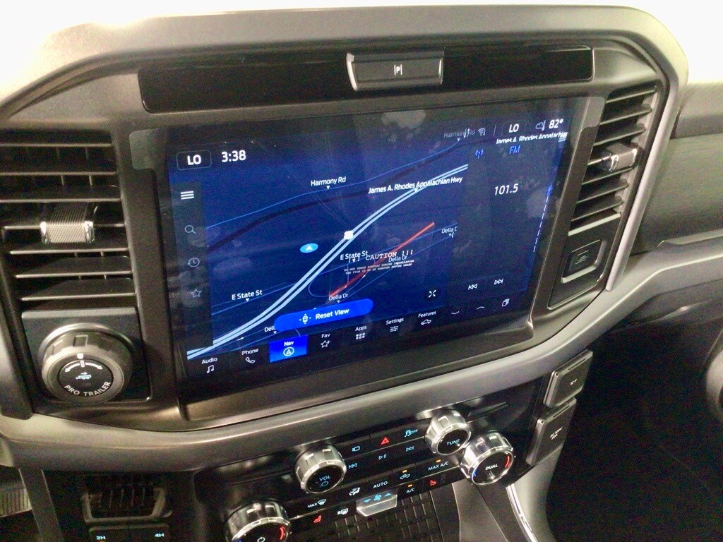 2025 Ford F-150 XLT photo 3