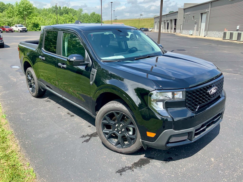 2025 Ford Maverick XLT - Photo 2