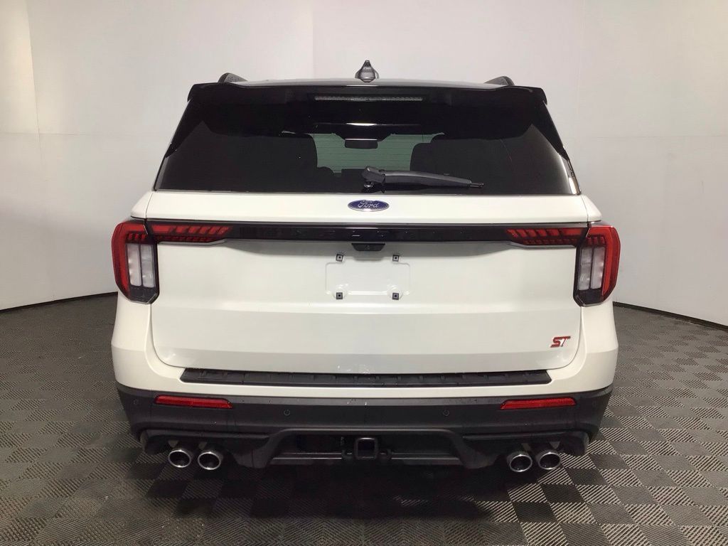 2026 Ford Explorer ST - Photo 14