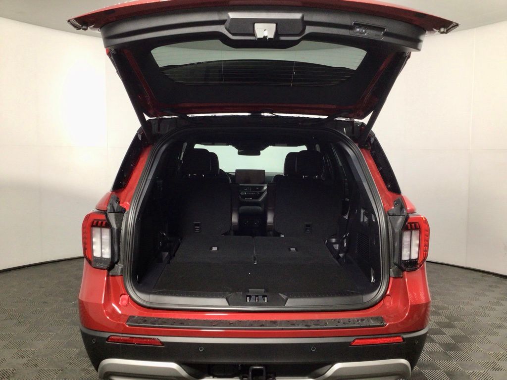 2026 Ford Explorer Platinum - Photo 16