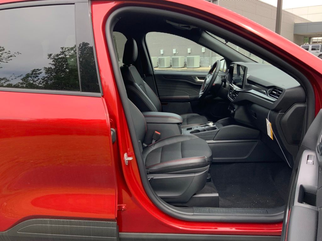 2026 Ford Escape ST-Line - Photo 27