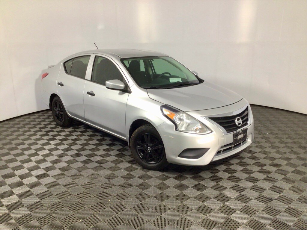 2019 Nissan Versa 1.6 S photo 3