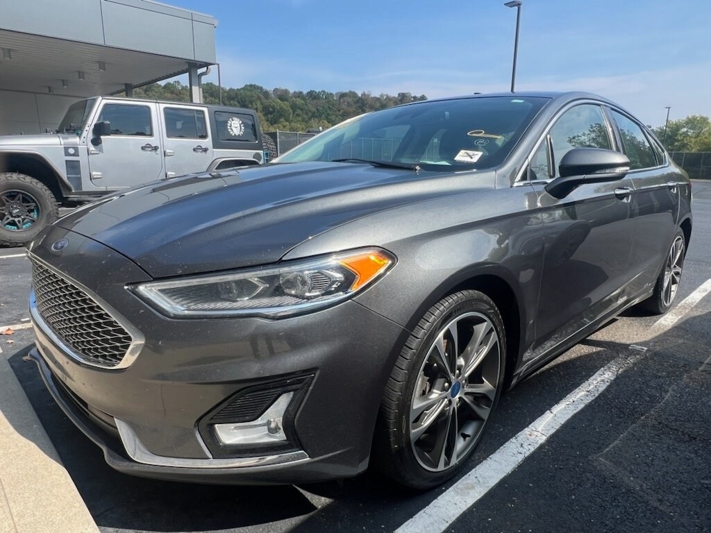 2020 Ford Fusion Titanium photo 3