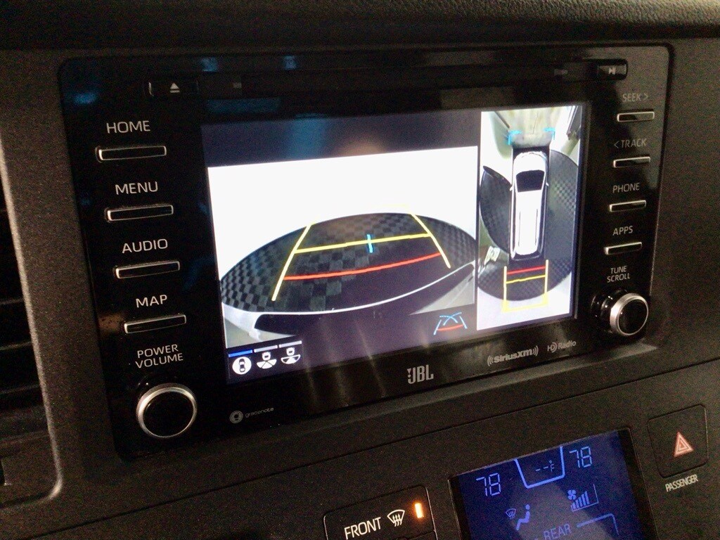 Used 2018 Toyota Sienna XLE Minivan/Van