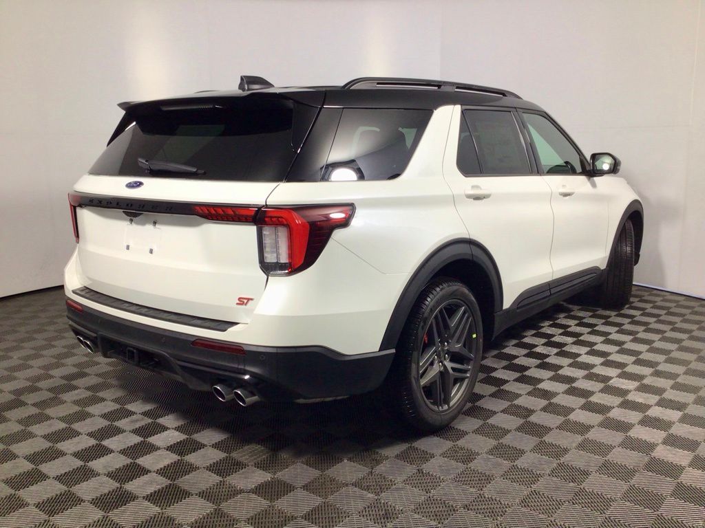 2026 Ford Explorer ST - Photo 16