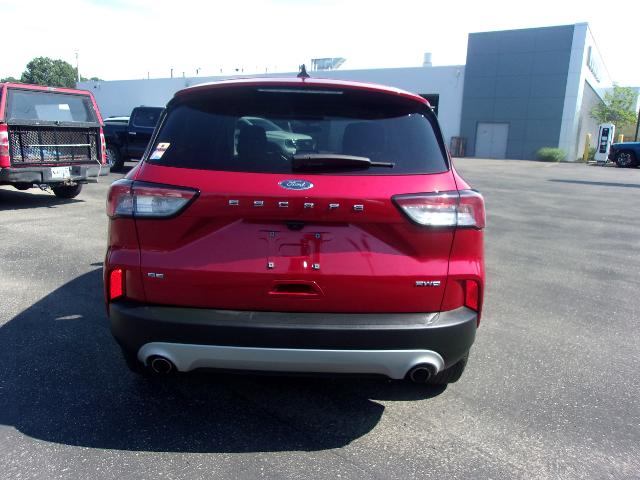 2022 Ford Escape SE photo 3