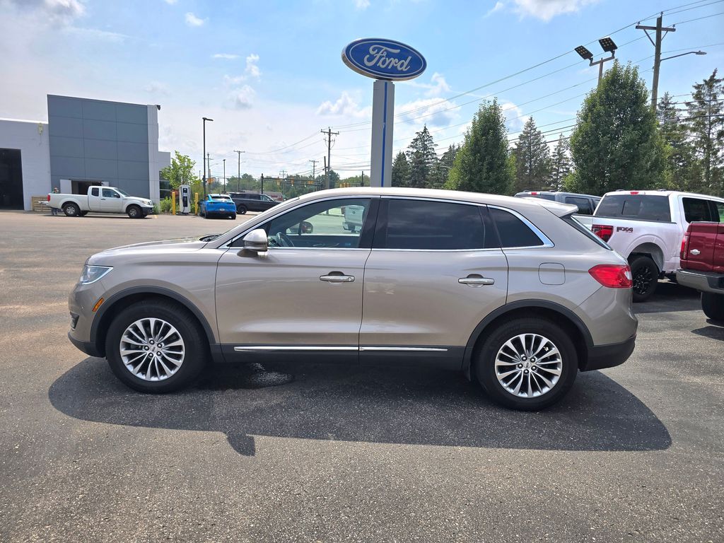 Used 2018 Lincoln MKX Select with VIN 2LMPJ8KRXJBL22408 for sale in South Haven, MI