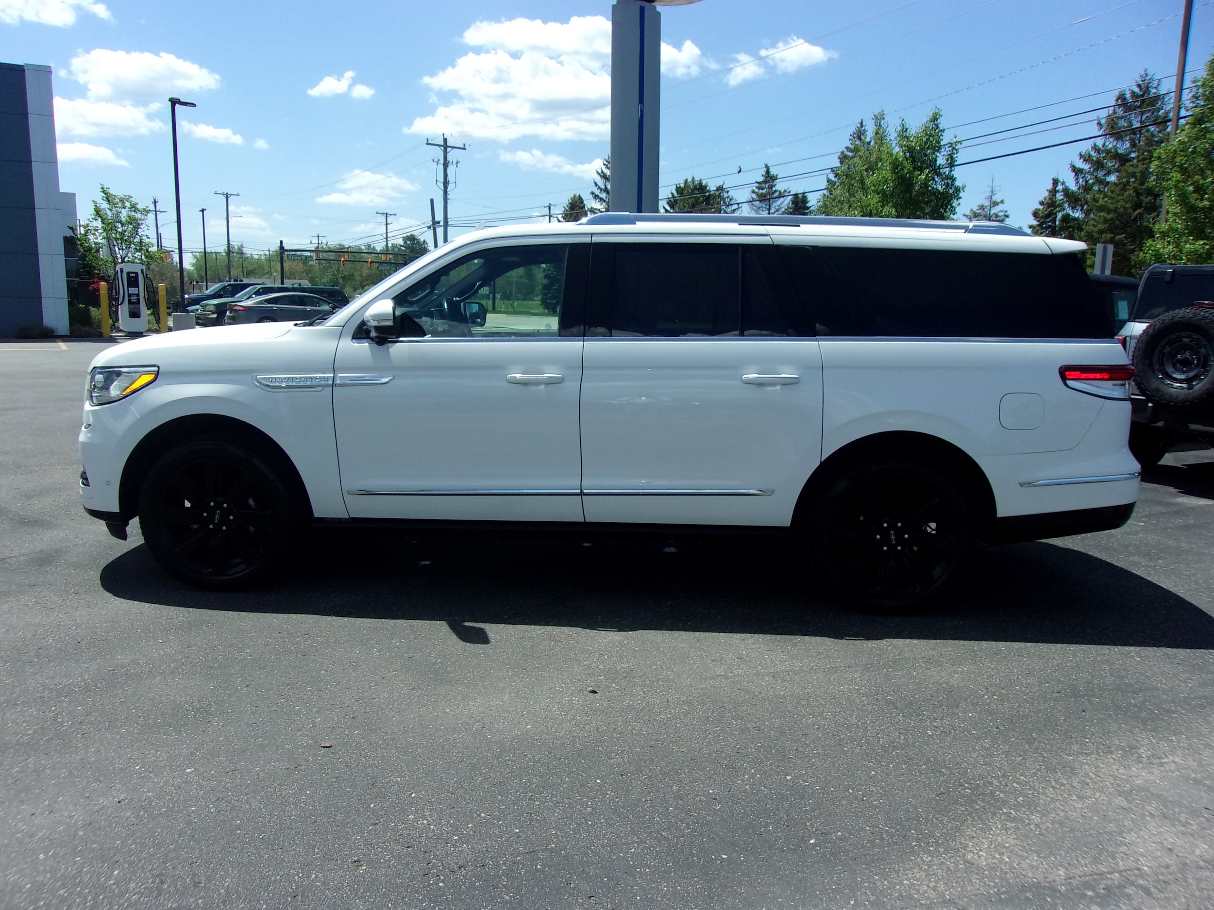 Used 2023 Lincoln Navigator Reserve L with VIN 5LMJJ3LG3PEL03467 for sale in South Haven, MI