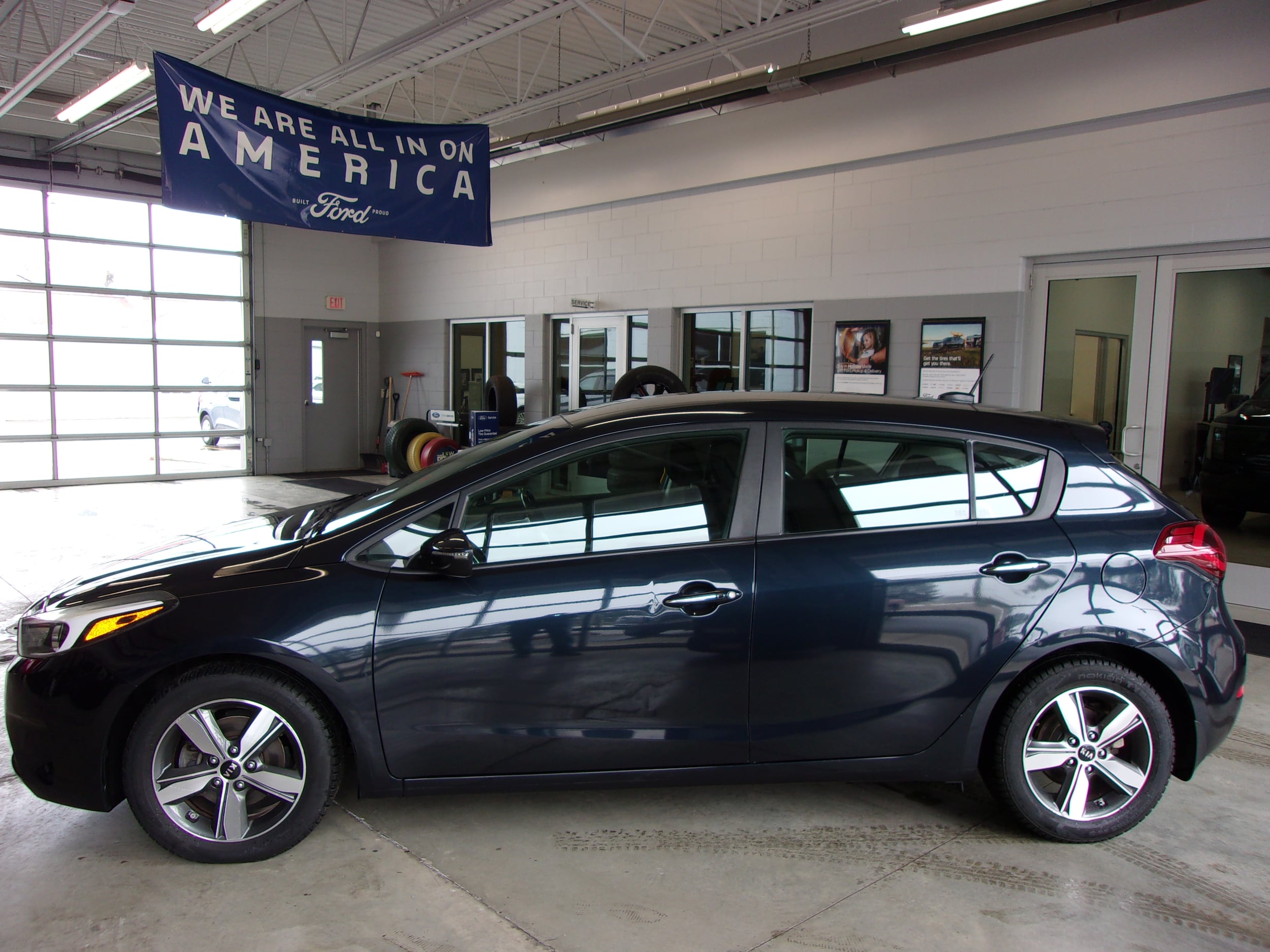 Used 2018 Kia Forte5 LX with VIN KNAFK5A89J5744722 for sale in South Haven, MI