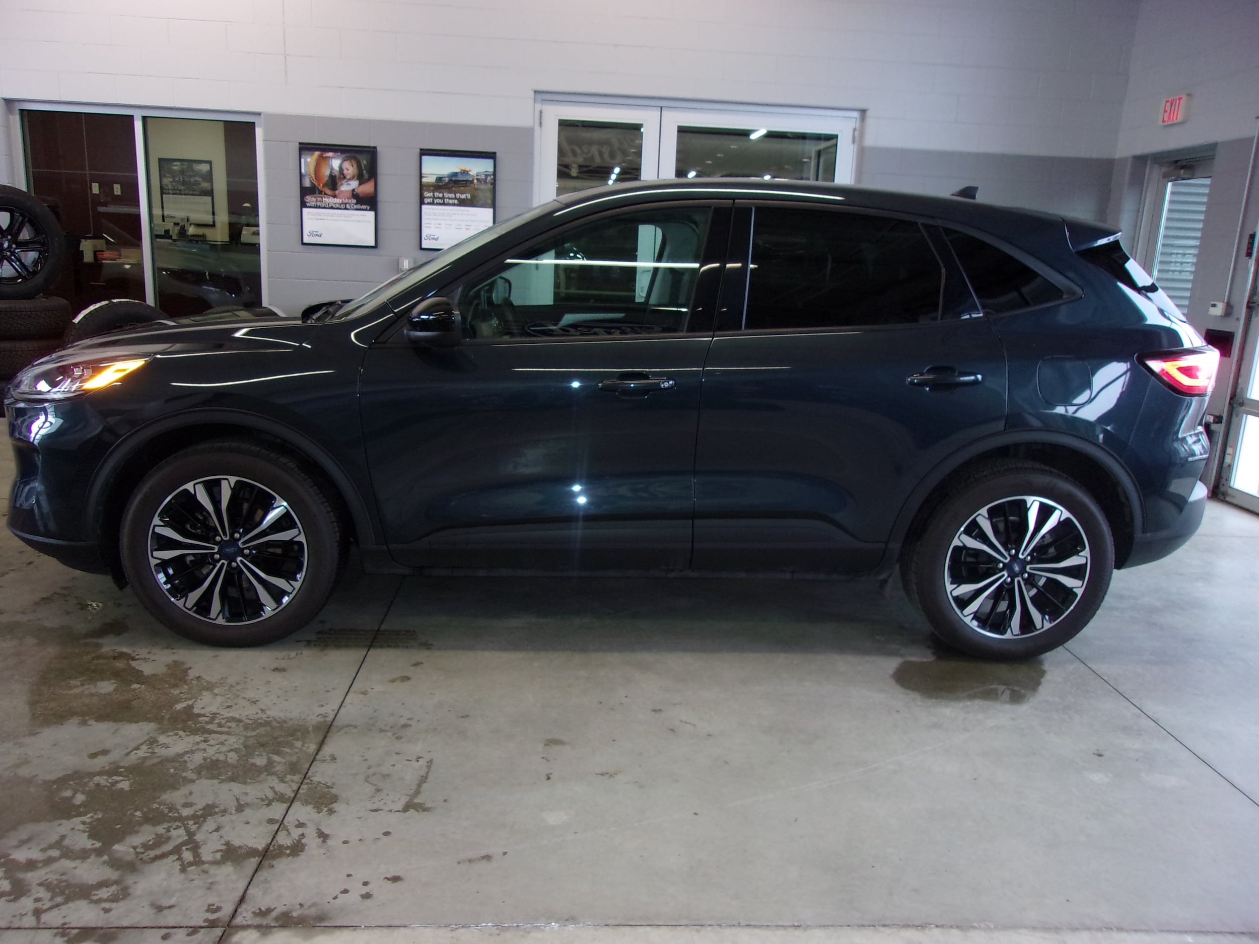 Certified 2022 Ford Escape SE with VIN 1FMCU9G67NUB58105 for sale in South Haven, MI