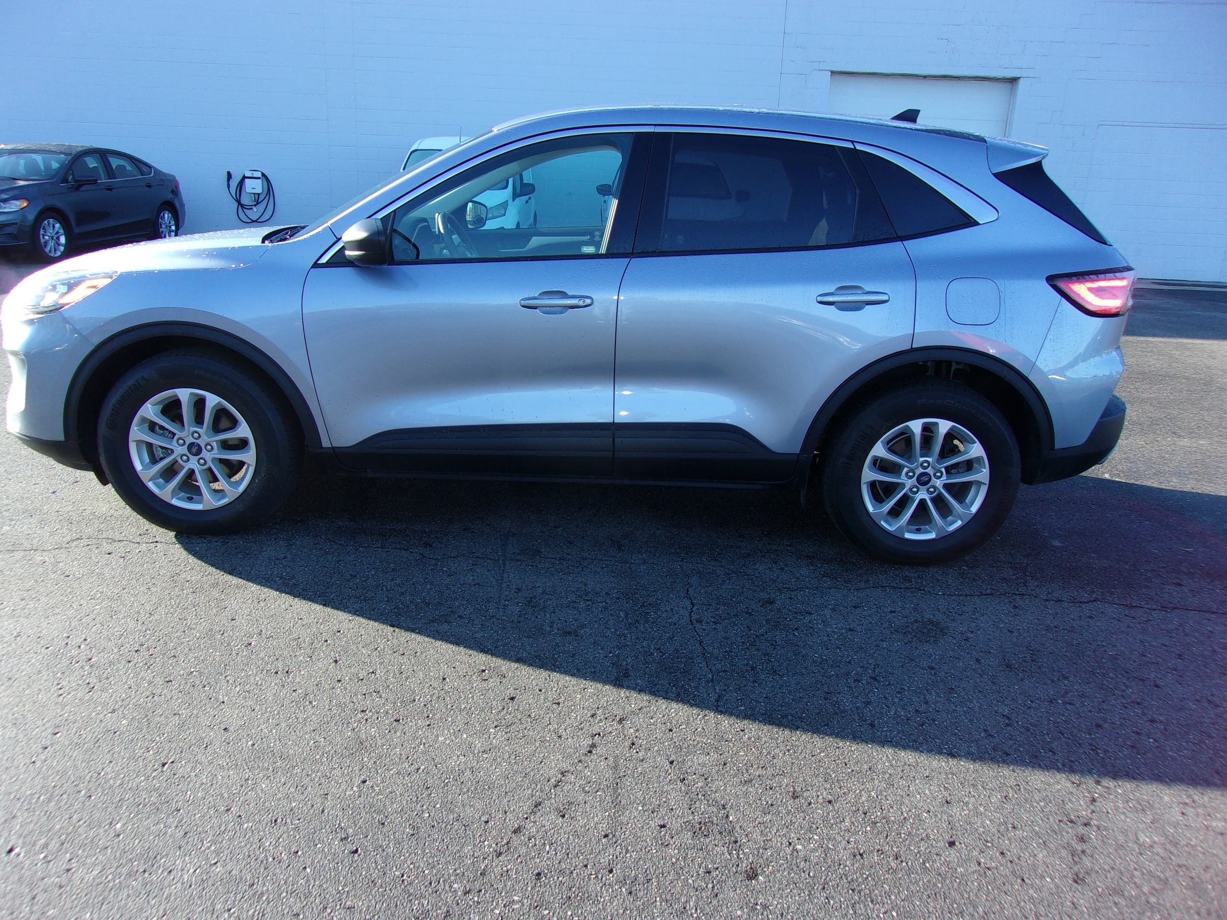 Certified 2022 Ford Escape SE with VIN 1FMCU9G63NUA76145 for sale in South Haven, MI