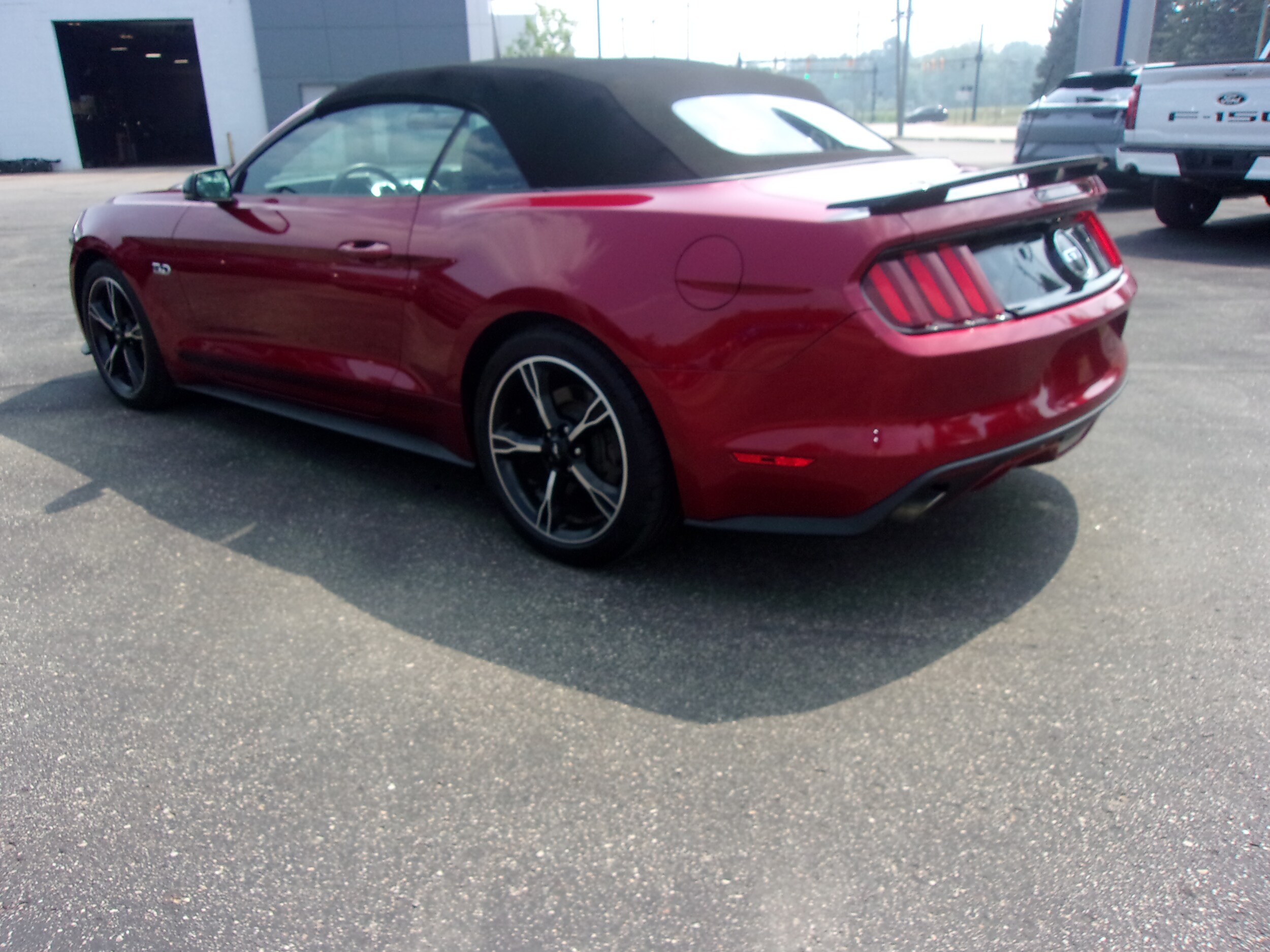 2017 Ford Mustang GT Premium Convertible photo 4