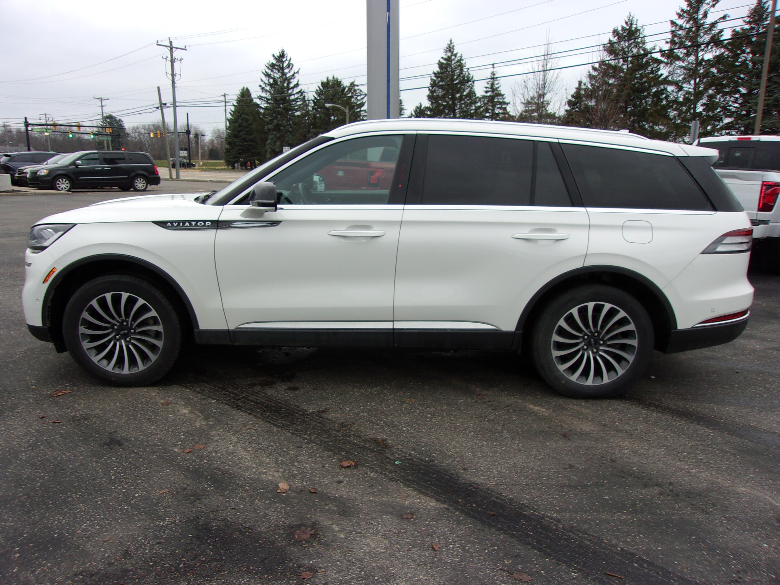 Used 2022 Lincoln Aviator Reserve with VIN 5LM5J7XCXNGL21787 for sale in South Haven, MI