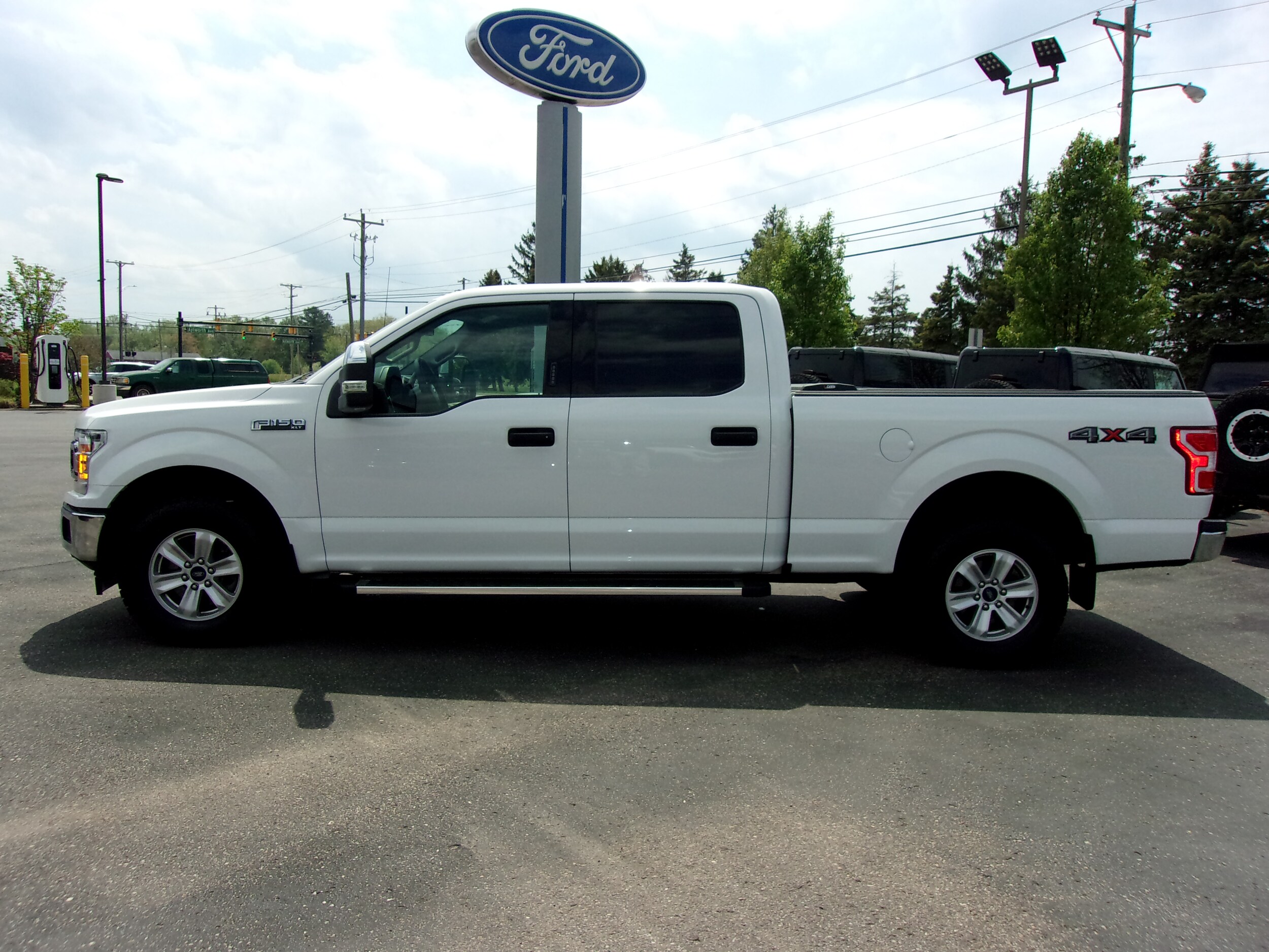 2020 Ford F-150 XLT photo 2