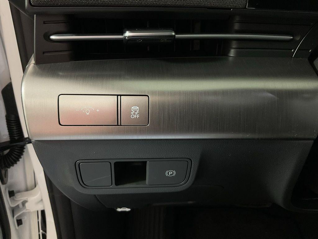 2025 Hyundai Kona EV SEL - Photo 29