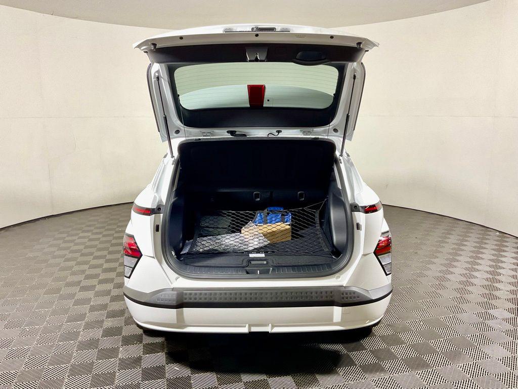 2025 Hyundai Kona EV SEL - Photo 15