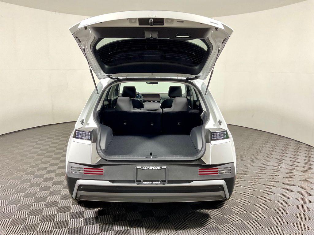2025 Hyundai IONIQ 5 SE - Photo 15