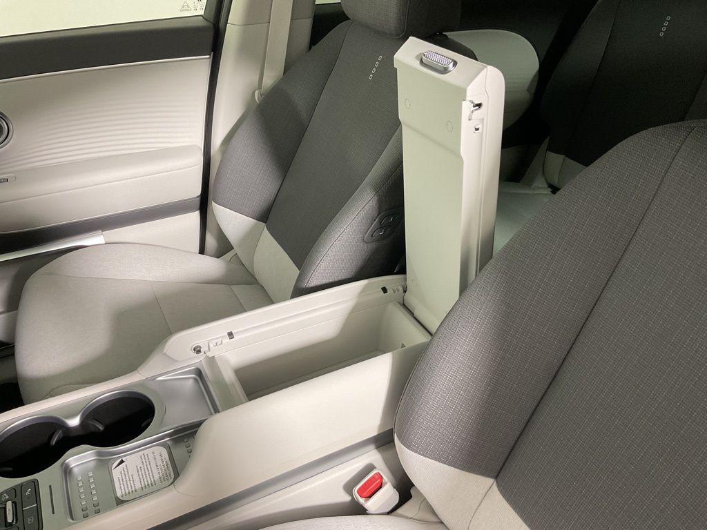 2026 Hyundai IONIQ 9 SE - Photo 31