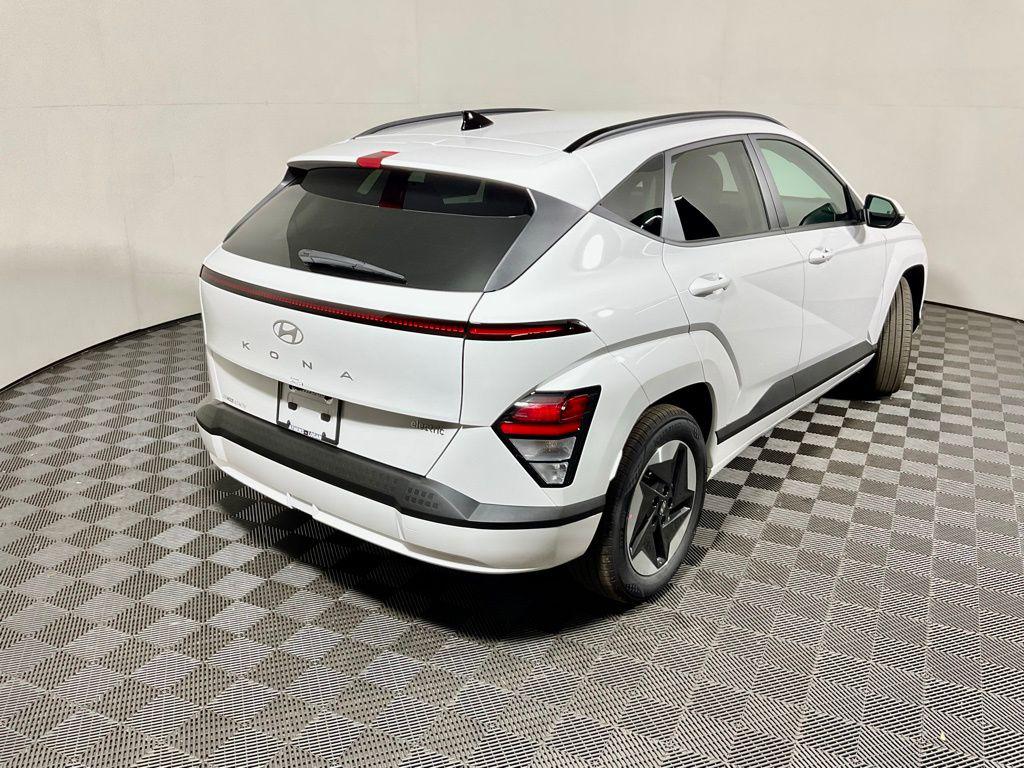 2025 Hyundai Kona EV SEL - Photo 18