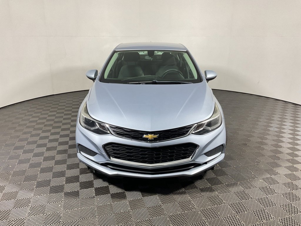 2017 Chevrolet Cruze LT photo 3